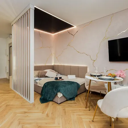 Portovo Luxury Water View Old Town غدانسك